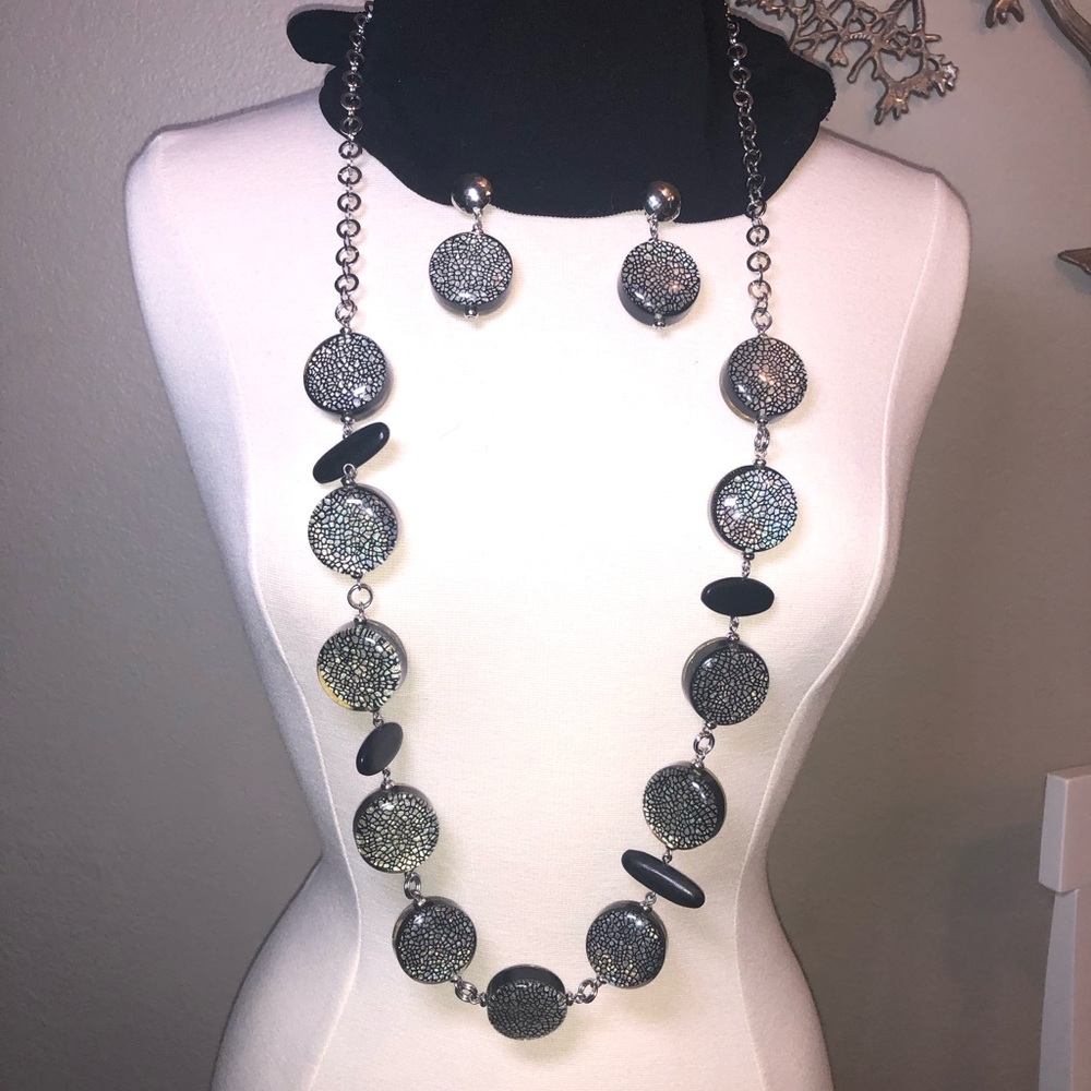 Chico's 18.5 Inch Long Necklace & Clip on Earrings Set Black/Gold/Silver EXL